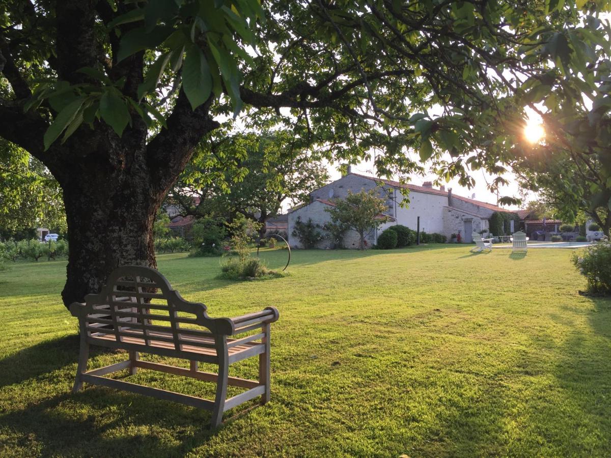 Du Cote De L'Ombriere Bed & Breakfast Geay  Exterior foto